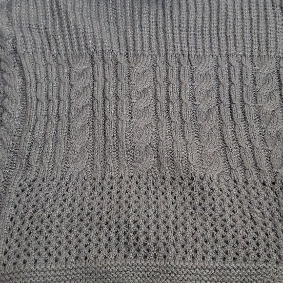 𝅺gray Free Generation Destructed Fringe Sweater with adorable details siz… - Picture 3 of 9